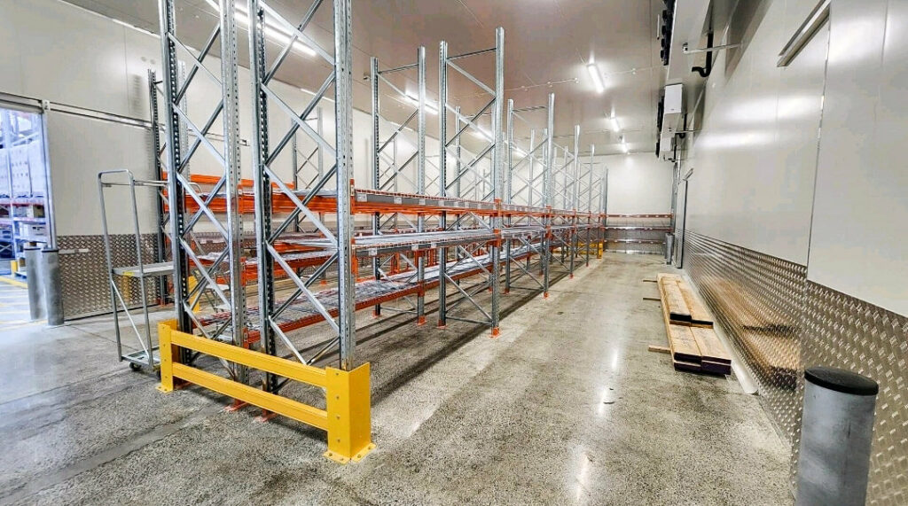 End protection for pallet racking in chiller